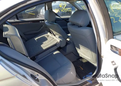 2003 BMW 325Xi z USA, uszkodzony, nr VIN WBAEU33443PM57946